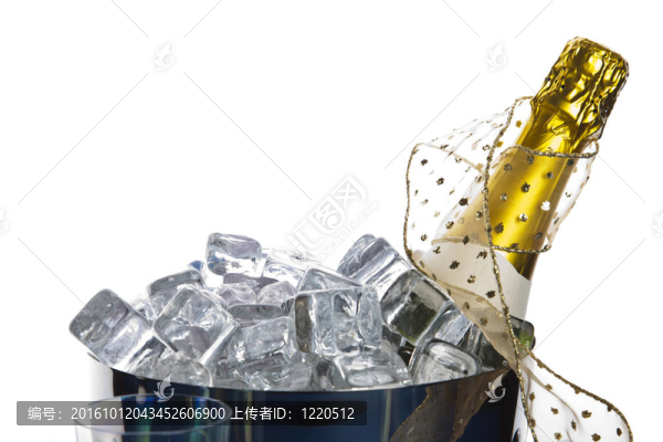 冰鎮(zhèn)的香檳