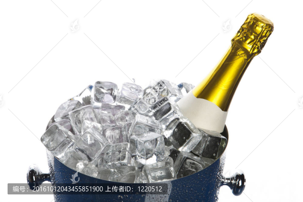 冰鎮(zhèn)的香檳