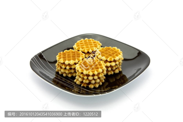 白色背景上的餅干