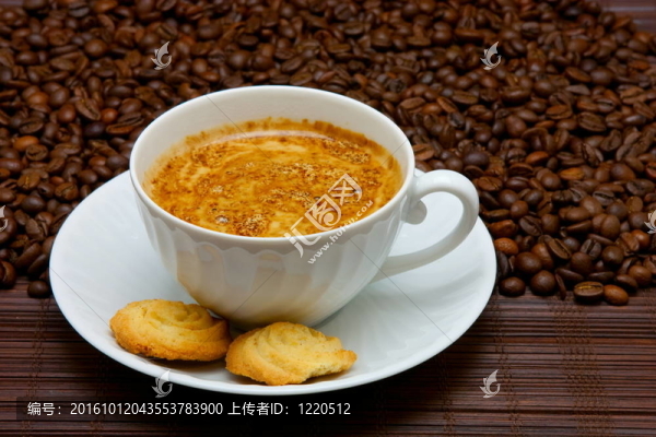 咖啡杯和谷物