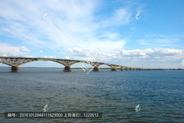 薩拉托夫路橋