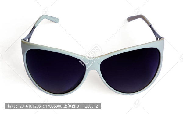 女性的白色太陽眼鏡