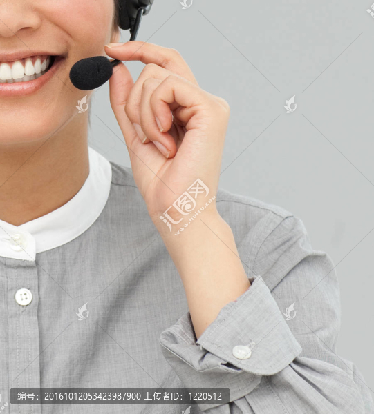 客戶服務(wù)代理與耳機(jī)微笑
