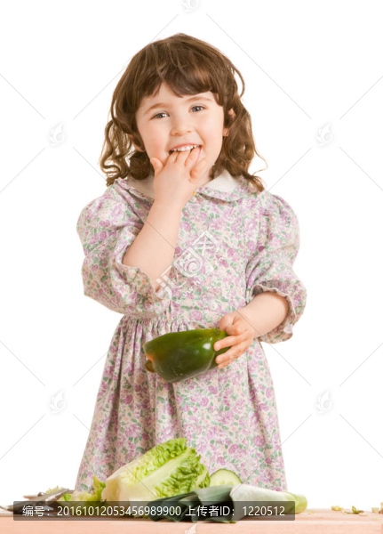 女兒在廚房做飯