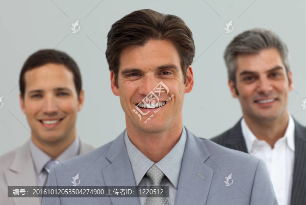在他的球隊(duì)前面的經(jīng)理