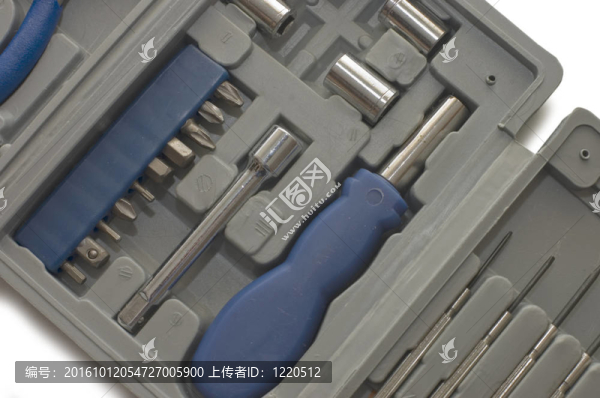在盒子里的各種工具的工具包