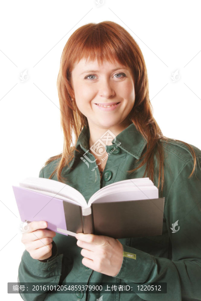 微笑著打開書的紅發(fā)