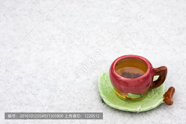 一杯茶在雪上