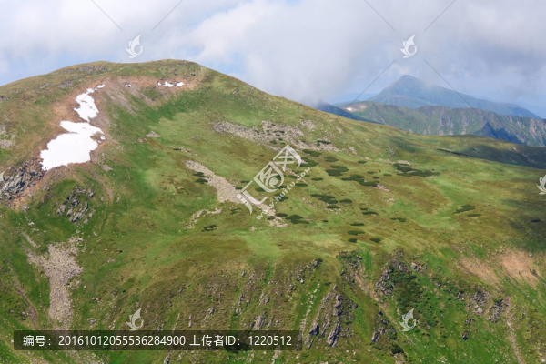 夏山嶺（烏克蘭；喀爾巴阡山脈）