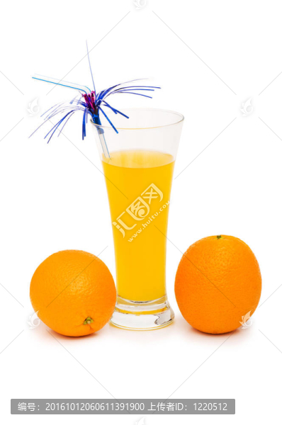白色背景上的橙色雞尾酒