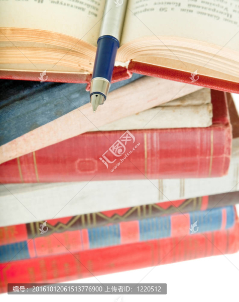 舊書和鋼筆