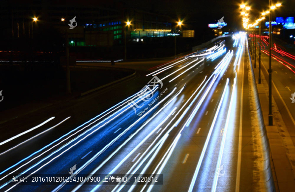 汽車交通夜間公路