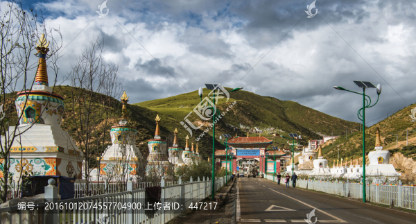 色達(dá)喇榮寺五明佛學(xué)院