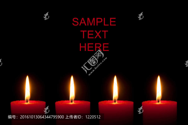 四支紅蠟燭；黑色背景