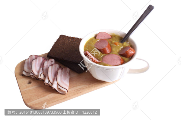 豌豆湯；面包和熏肉