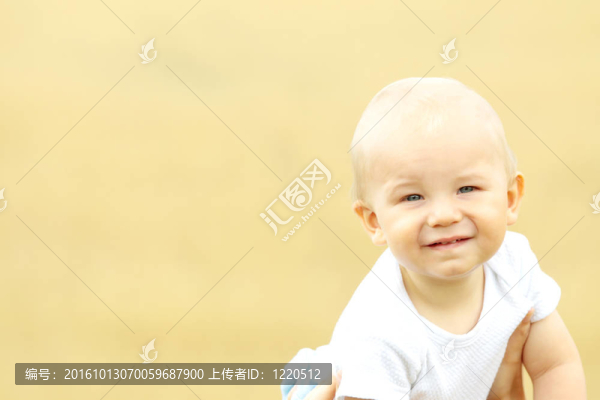 小寶寶在戶外