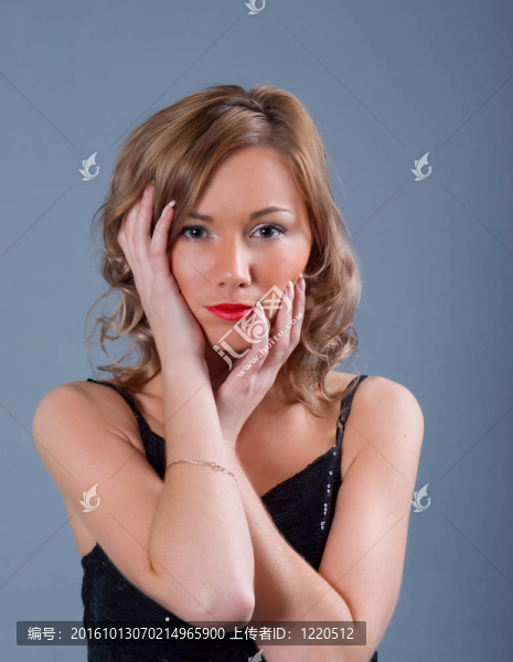 美麗性感金發(fā)女孩