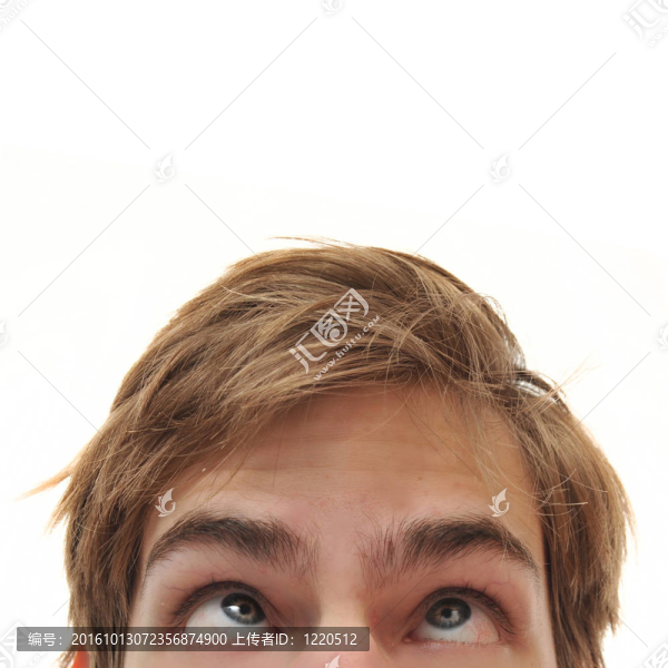 仰望太空的人
