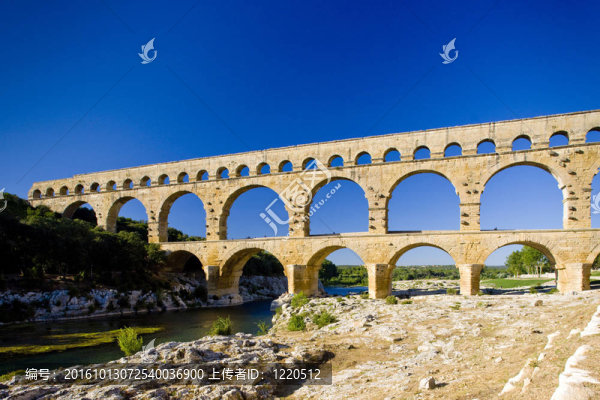羅馬渡槽；Pont,du,Gard；朗格多克地區(qū)；法國