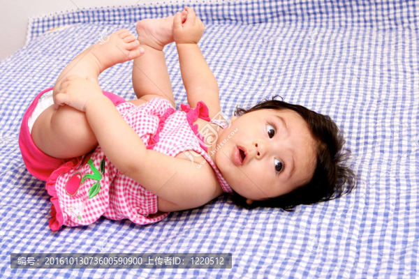 嬰兒。