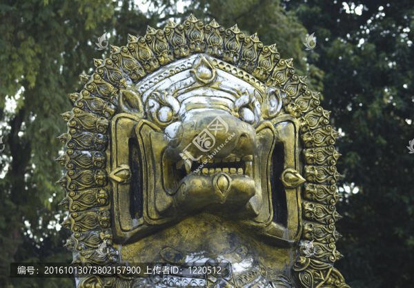 太陽在獅子雕像頭RET寺Wat
