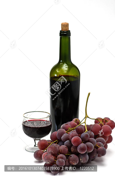 葡萄酒瓶和酒杯