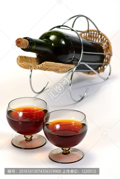 籃子里的酒瓶