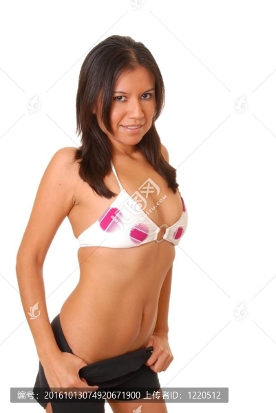 可愛的黑發(fā)女孩