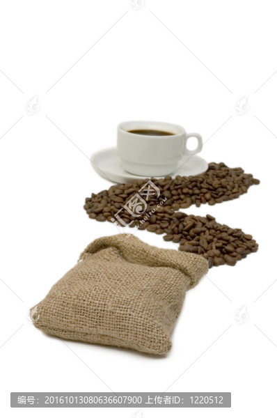 咖啡杯上的咖啡豆