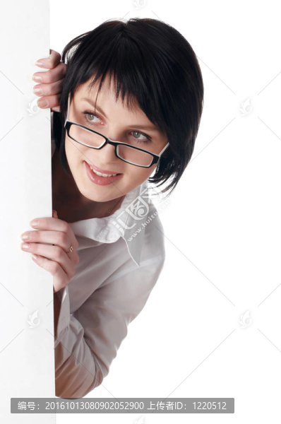 穿著白色襯衫的迷人的年輕商業(yè)女性