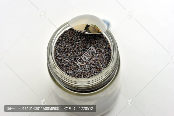 在玻璃中的一些有機(jī)罌粟籽