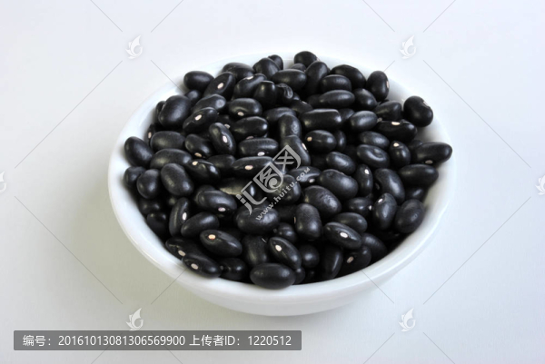 黑甲魚豆湯和燉