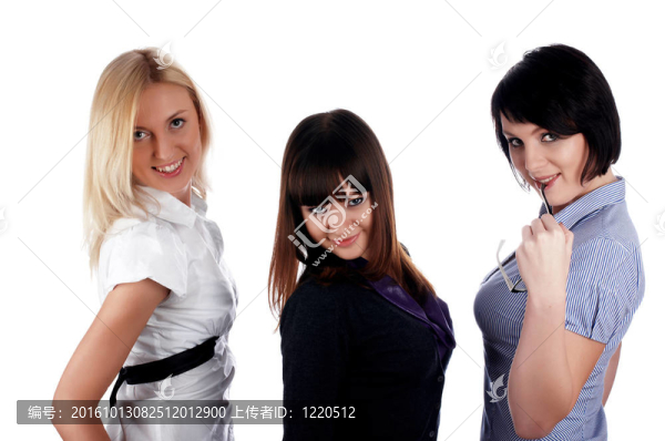 三個(gè)迷人的年輕女孩