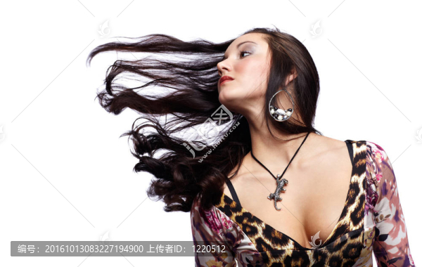 頭發(fā)飄飄的女孩