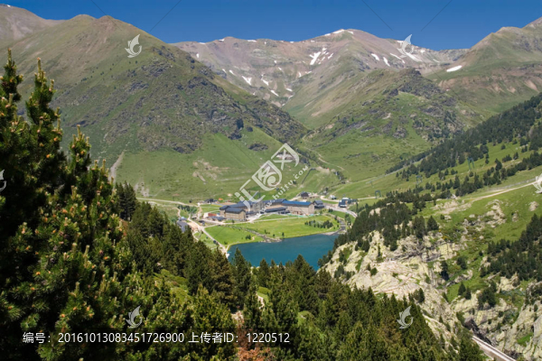 Vall,de,Nuria的避難所在加泰羅尼亞pyrennes；西班牙