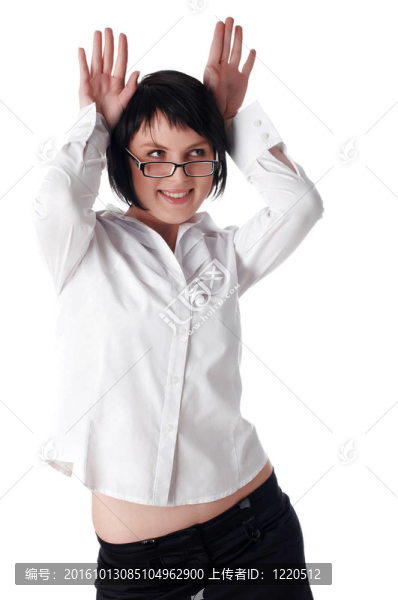 穿著白色襯衫的迷人的年輕商業(yè)女性