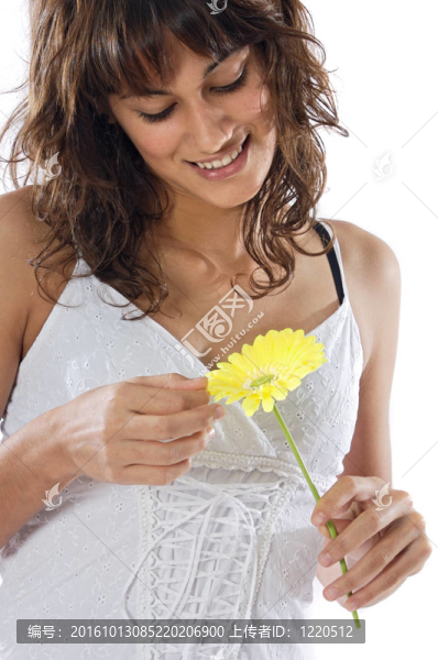 美麗的女人與花