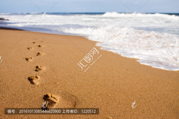 通向大海的腳印