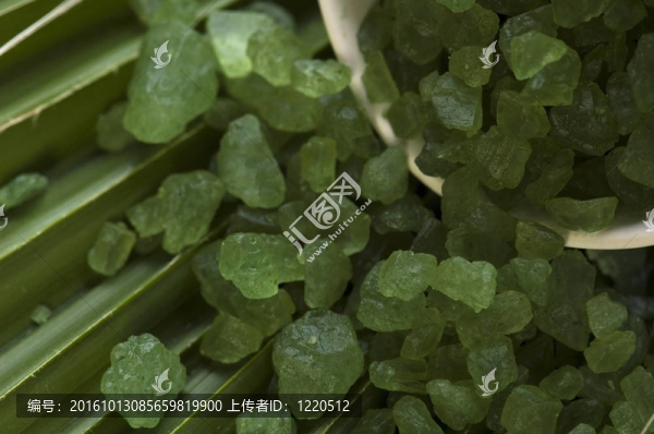 沐浴鹽和棕櫚葉