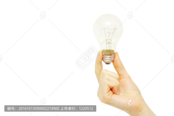 手上拿著球