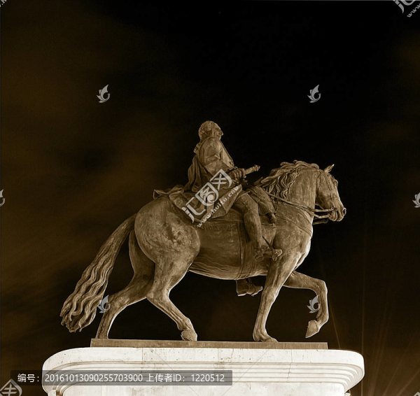 King,Charles,III在馬德里普爾塔廣場的馬術(shù)雕像