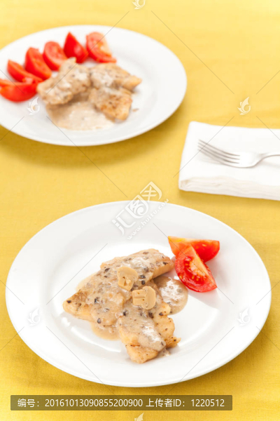 凍鱈魚片芝士醬和蘑菇中分離