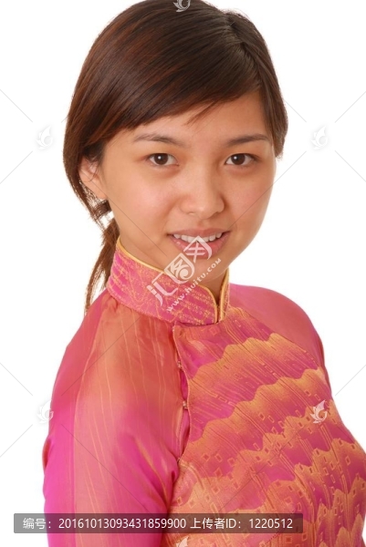 可愛的亞洲的黑發(fā)女孩
