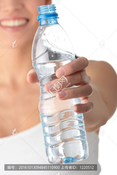 女子的飲用水