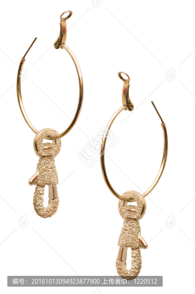 白色背景上的耳環(huán)