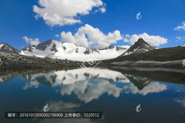 湖心島山