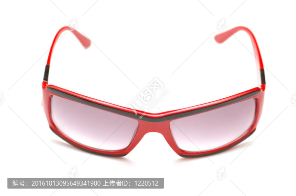 白色背景上的太陽眼鏡