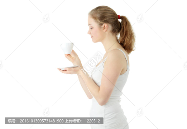 金發(fā)女人喝咖啡