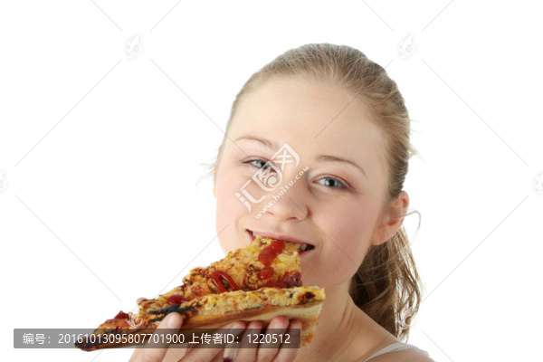 年輕快樂的女人吃比薩餅