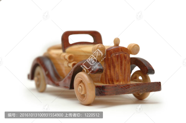 木制復古汽車模型白色隔離
